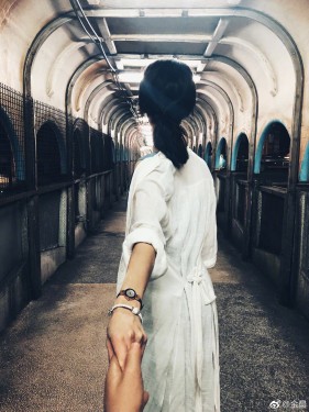 金晨鄧倫最新動態(tài)，聚焦二人世界，各方觀點熱議