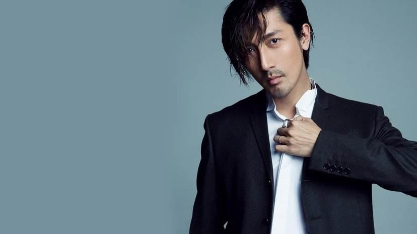 打造魅力男性風(fēng)格，明星大叔的男士時(shí)尚指南