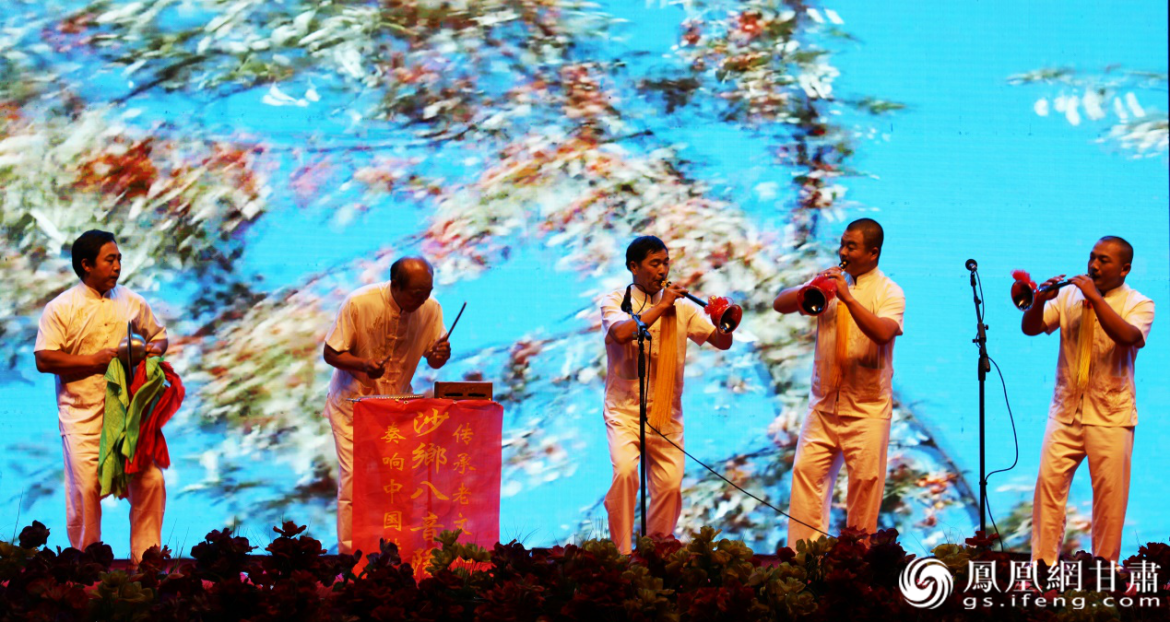 最新嗩吶藝術(shù)圖,最新嗩吶藝術(shù)圖，小巷深處的音樂畫廊