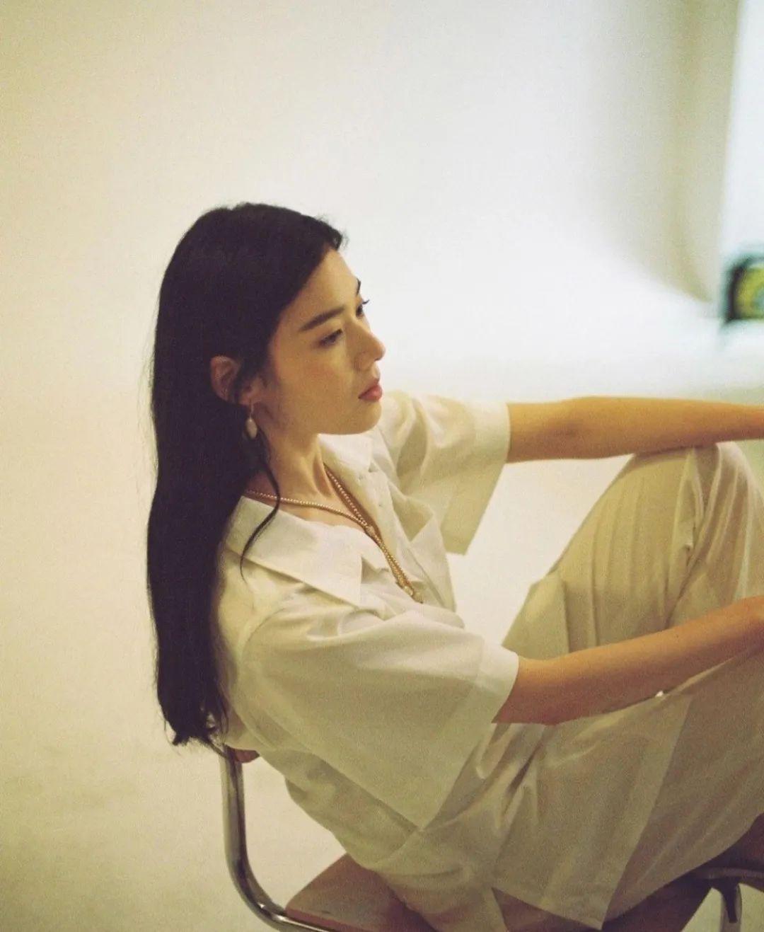 早期韓劇男演員與科技新風(fēng)尚的融合，領(lǐng)略未來生活體驗(yàn)，科技魅力盡顯風(fēng)采！