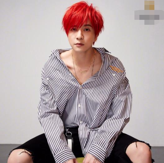 音樂才子薛之謙的魅力瞬間，最新寫真集結(jié)