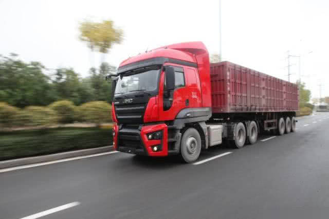 2017年大貨車跑貨行情與溫情故事，車輪上的日常