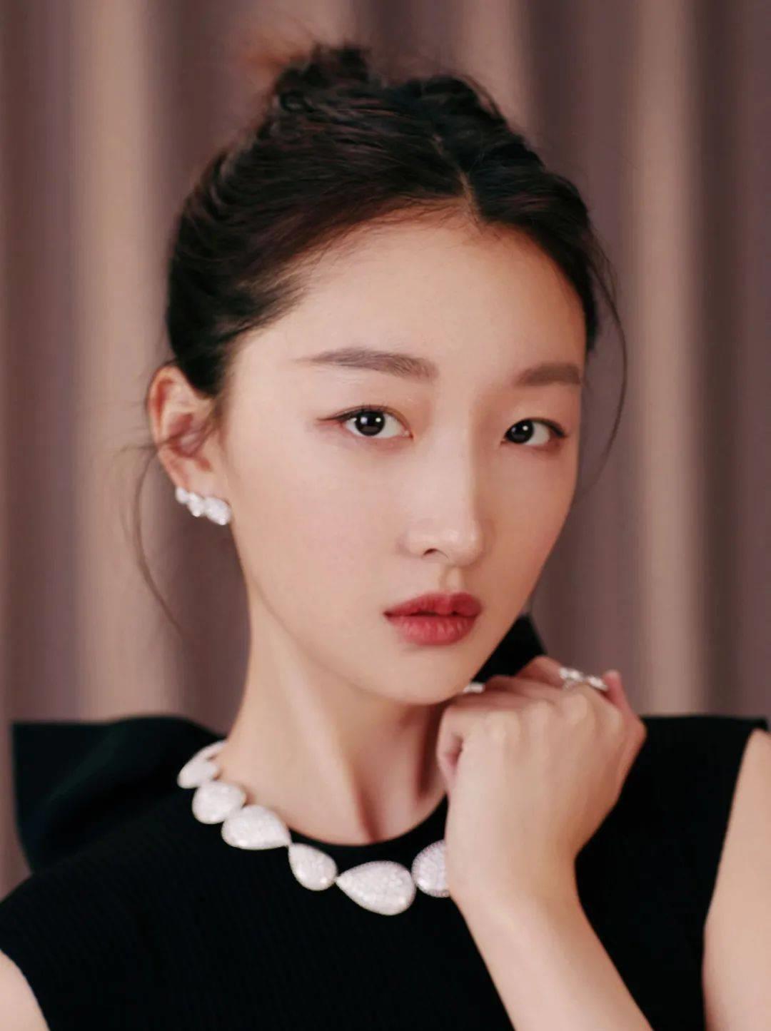 明星女助理,明星女助理，一場(chǎng)尋找內(nèi)心平靜的旅行之旅