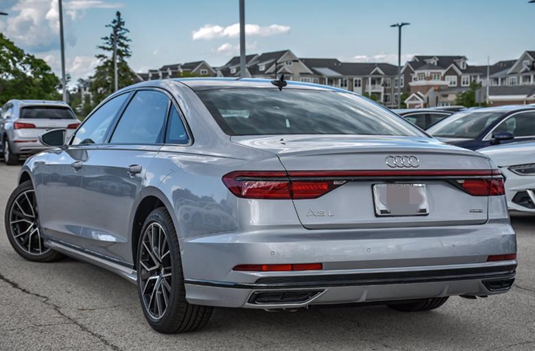 最新款A(yù)8L,最新款A(yù)8L，一段車內(nèi)的溫馨旅程