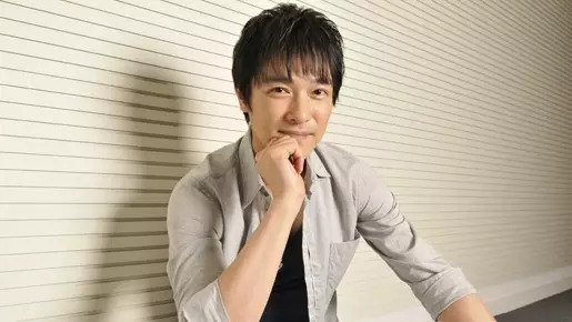 日本知名男演員與小巷中的隱秘魅力