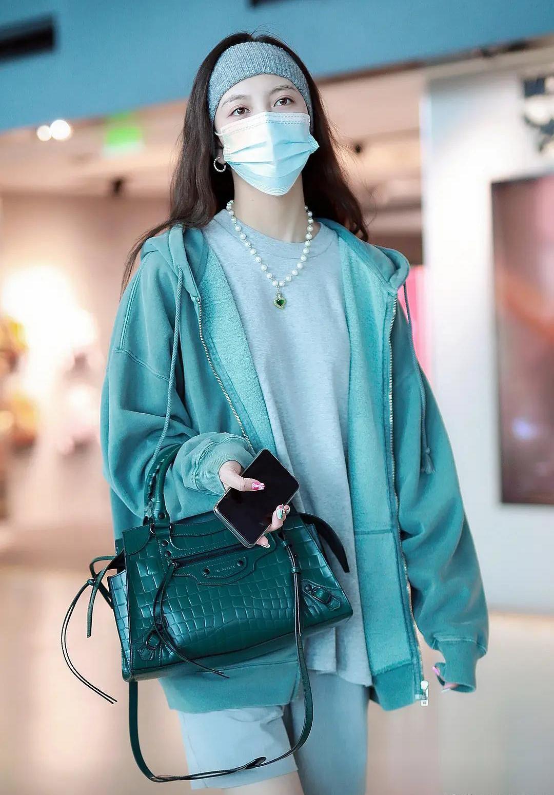 綠眼睛明星的獨(dú)特魅力展現(xiàn)