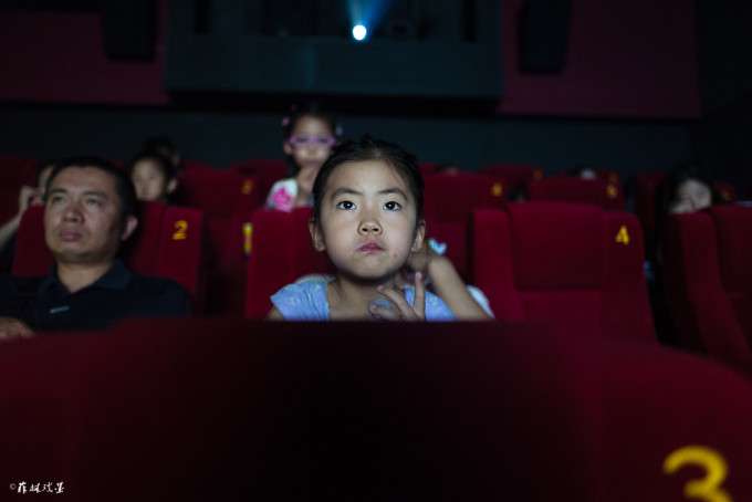 歡顏電影，探索電影藝術(shù)的無(wú)限魅力與歡樂(lè)之源