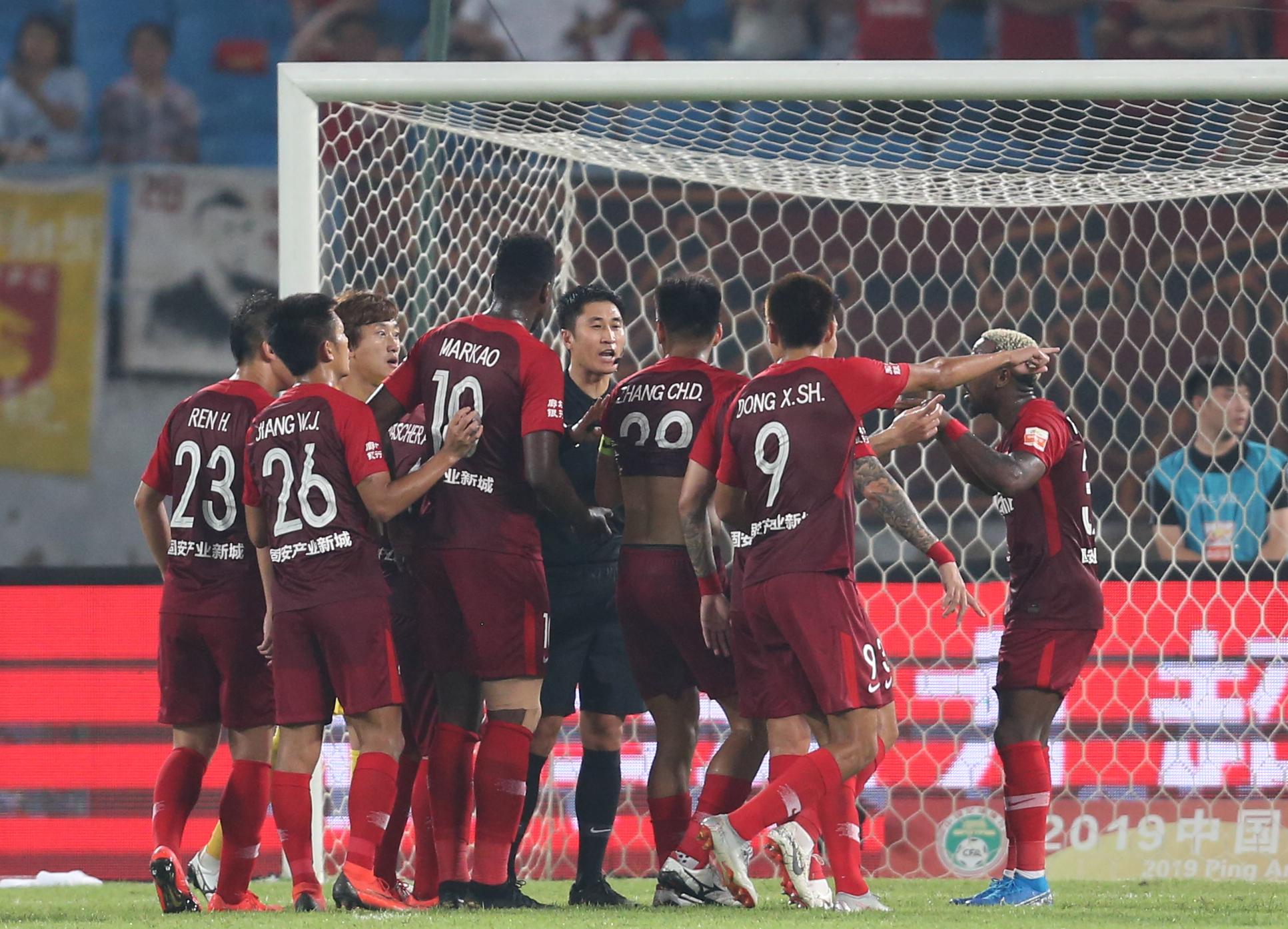 足球比賽裁判詳解，從開場到終場，裁判工作流程全解析