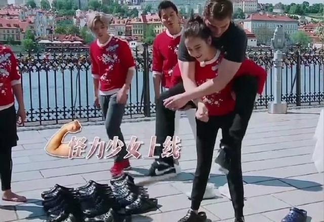 迪麗熱巴鹿晗最新動(dòng)態(tài),迪麗熱巴鹿晗最新動(dòng)態(tài)，公眾關(guān)注下的娛樂焦點(diǎn)