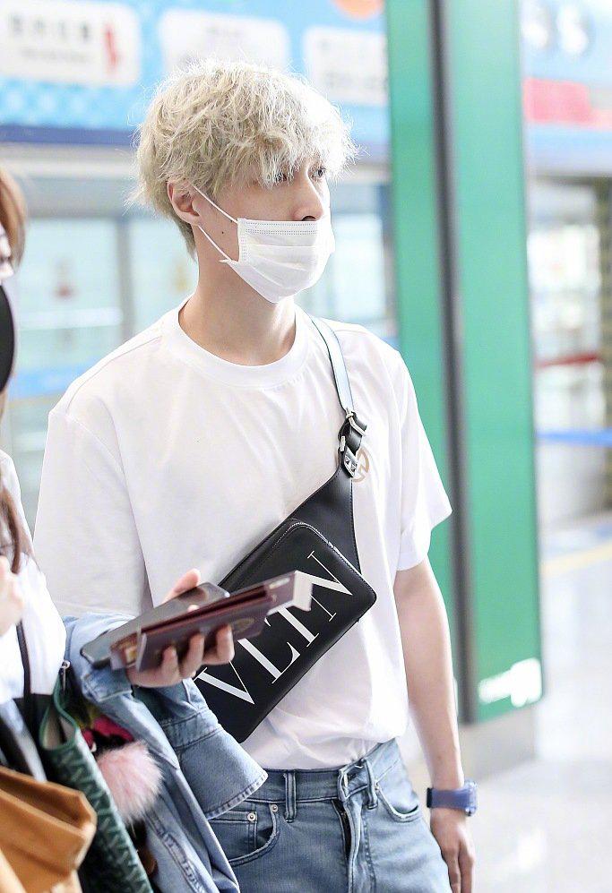 發(fā)型明星男，潮流引領(lǐng)與個(gè)性表達(dá)的藝術(shù)