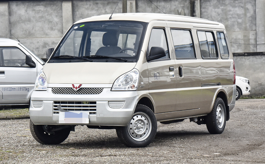 五菱榮光加長版新款，科技引領未來出行新風尚