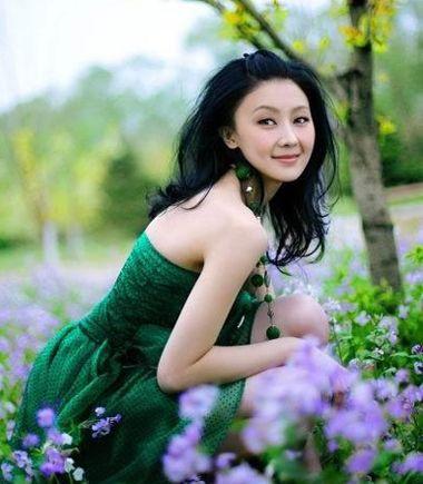 女明星燙發(fā)發(fā)型圖片,女明星燙發(fā)發(fā)型圖片，時(shí)尚風(fēng)潮的演變與影響