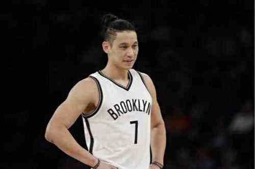 林書豪近期賽場風(fēng)采，籃球場上的風(fēng)暴熱潮