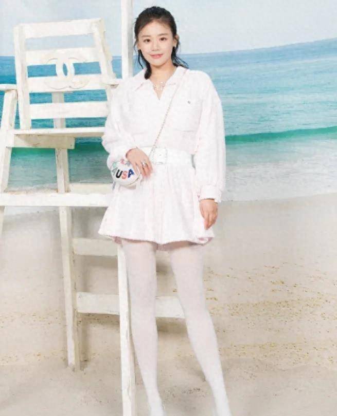 女明星穿白絲襪,女明星穿白絲襪，時(shí)尚潮流的獨(dú)特魅力