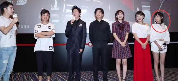 潘粵明與女演員牽手，心靈之旅的平靜尋覓