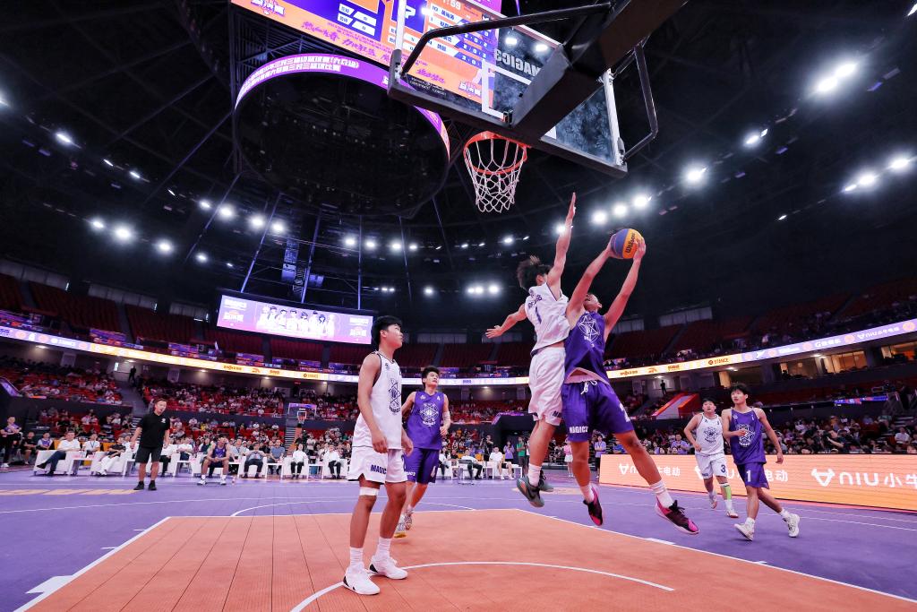 熱血沸騰！上海籃球比賽精彩瞬間不容錯(cuò)過！??
