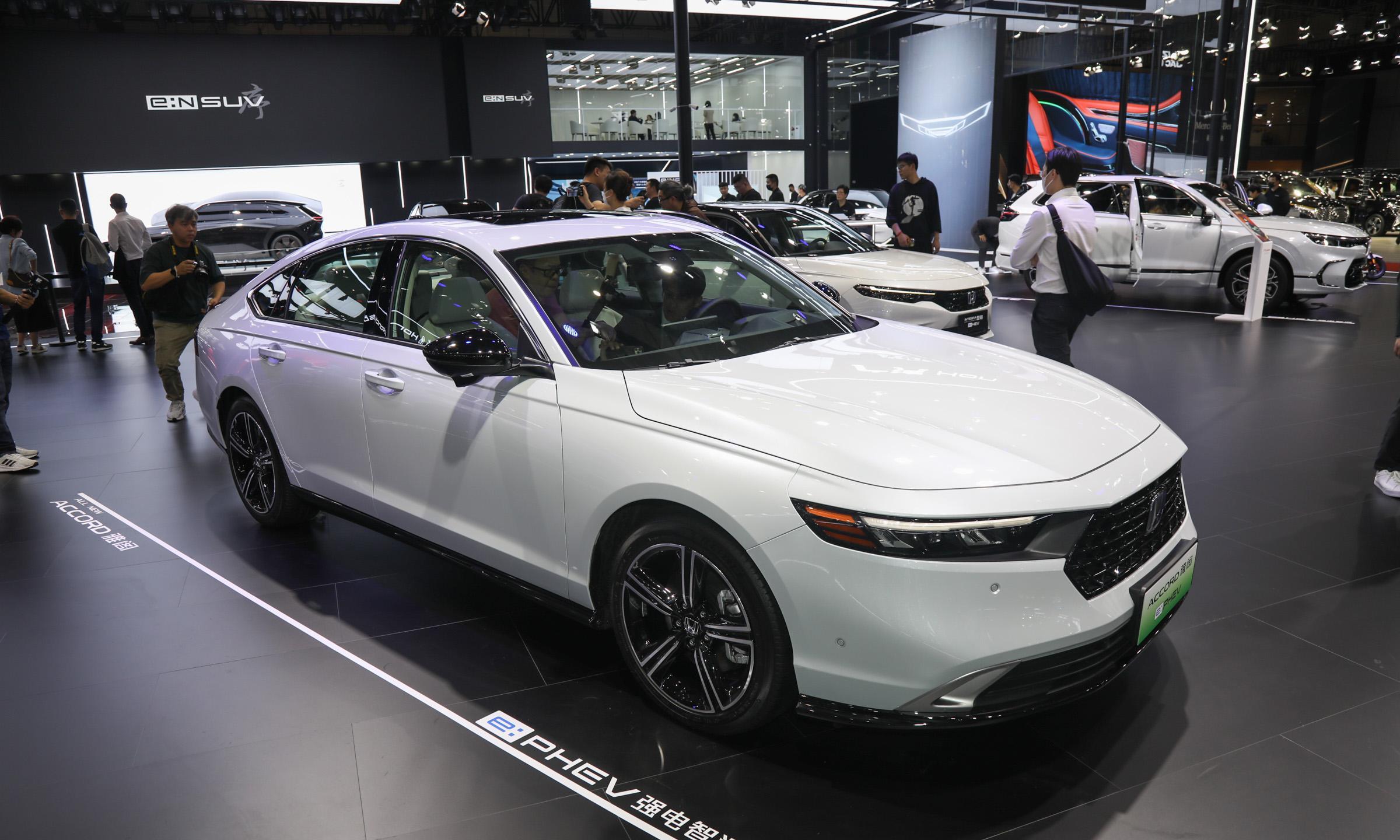 最新雅閣混動(dòng)車型，家庭溫馨之旅的理想之選