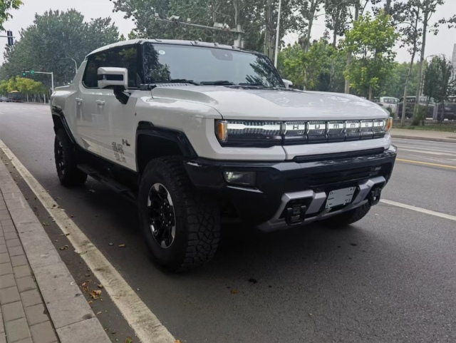 2025款悍馬最新報(bào)價及啟程探索自然美景之旅