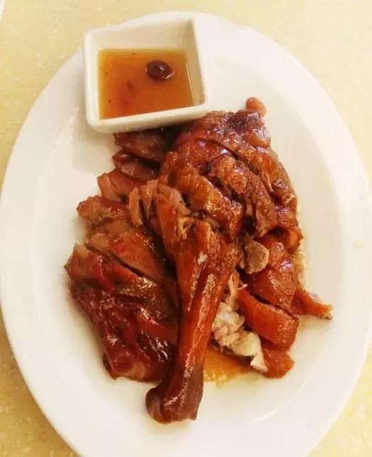 豬扒最新地，味蕾上的奇遇與友情的溫馨之旅