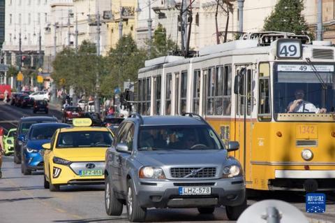 褐煤價格行情，與自然美景的旅行交匯點