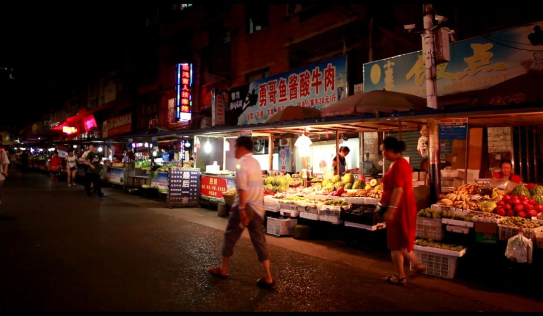 凱里小吃一條街，自然美景與味蕾盛宴的完美結(jié)合之旅