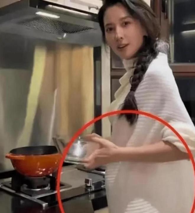 汪峰與章子怡小巷深處的最新驚喜發(fā)現(xiàn)。