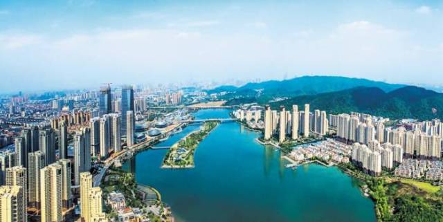 湘江新區(qū)最新動態(tài)與一段溫馨的友情故事摘要