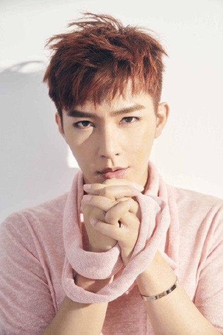 炎亞綸的最新動(dòng)態(tài)，變化中的學(xué)習(xí)之旅，自信與成就感的源泉。