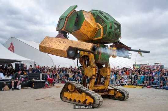 日本最新機(jī)器人，小巷中的探索之旅揭秘