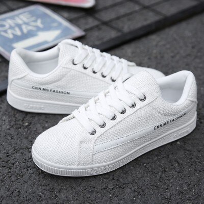 探索小巷時(shí)尚魅力，最新板鞋潮流揭秘