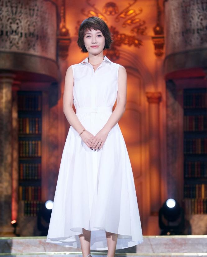 董卿朗讀者圖片最新與高科技產(chǎn)品的完美融合介紹