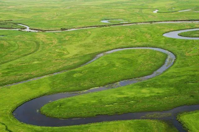 農(nóng)場小鎮(zhèn)最新中文版，小巷深處的綠色樂園