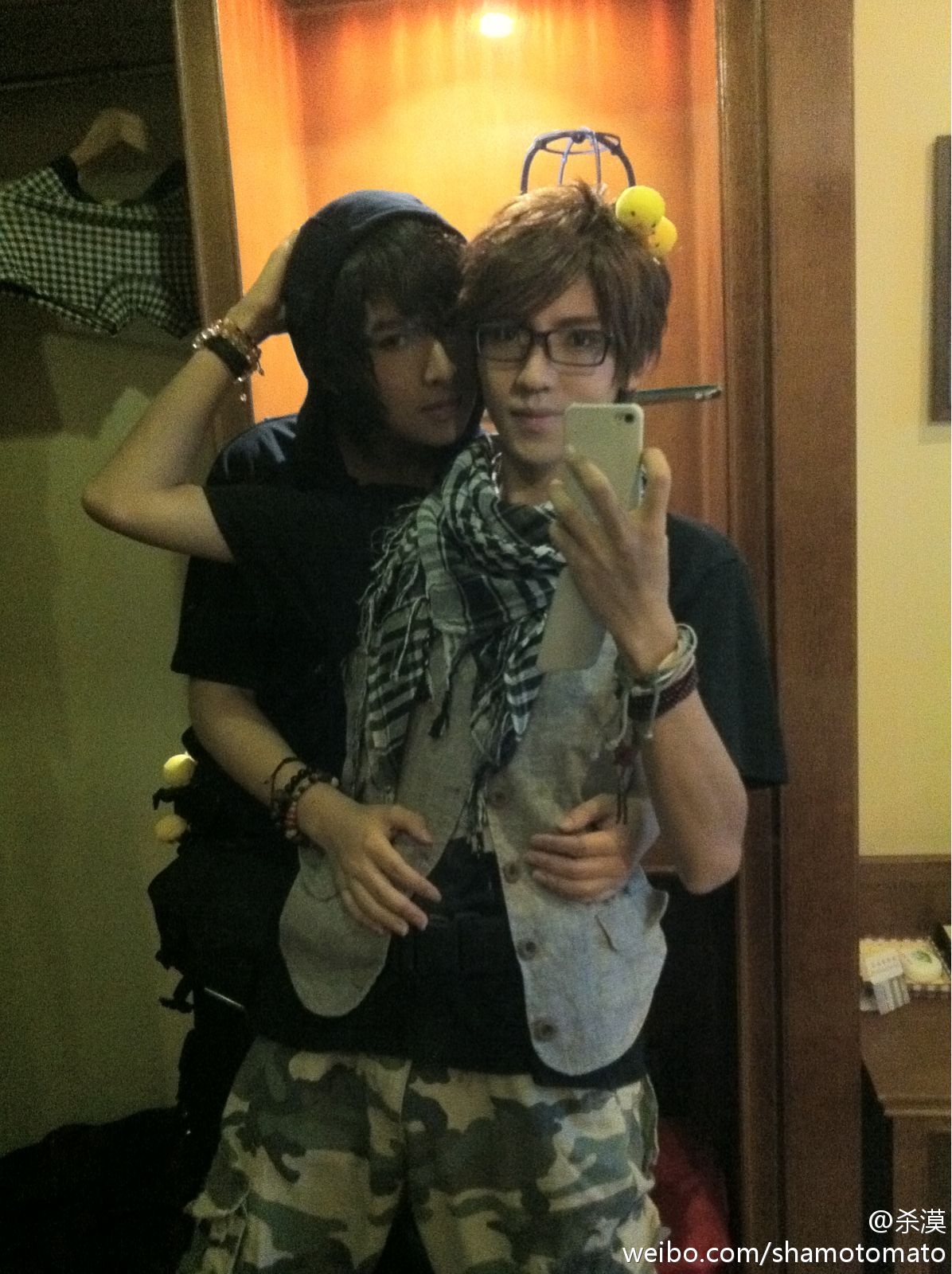 洛家俊與封蕭蕭最新科技產(chǎn)品介紹，智能生活的璀璨新星