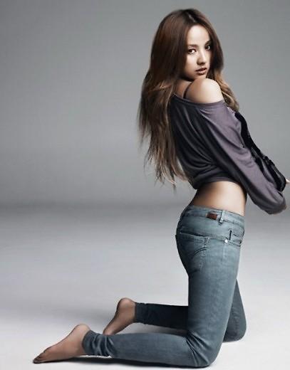 李孝利最新圖片寫真，音樂與時(shí)尚的跨界魅力展現(xiàn)獨(dú)特魅力風(fēng)采