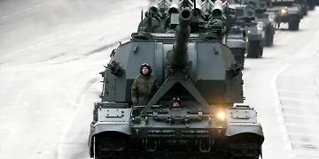 最新軍事裝備揭秘，小巷深處的神秘寶藏