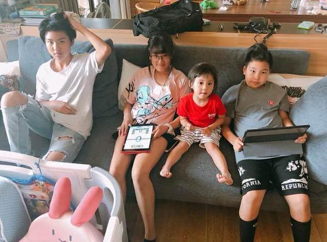 賈靜雯與小咘咘的自然探險(xiǎn)之旅，心靈之旅遠(yuǎn)離塵囂的最新視頻揭秘