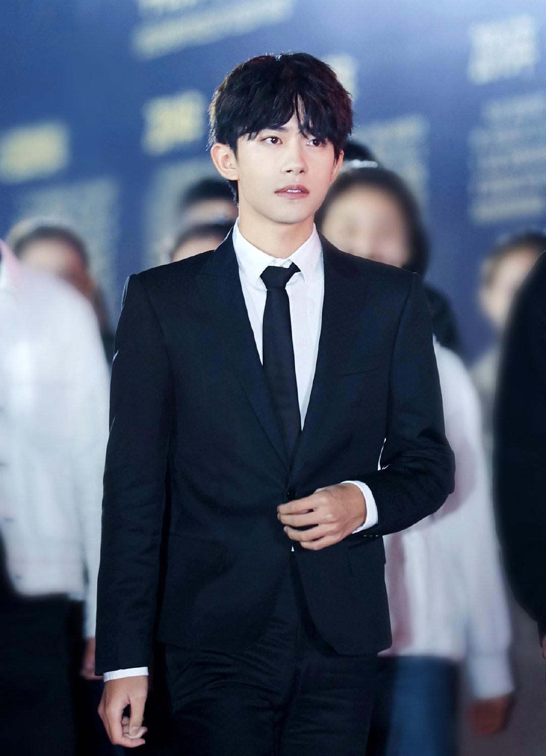 易烊千璽最新資訊，獲取最新動(dòng)態(tài)與技能學(xué)習(xí)的方法全解析